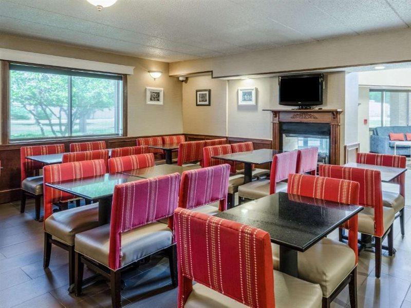 Comfort Inn & Suites West Springfield Zewnętrze zdjęcie